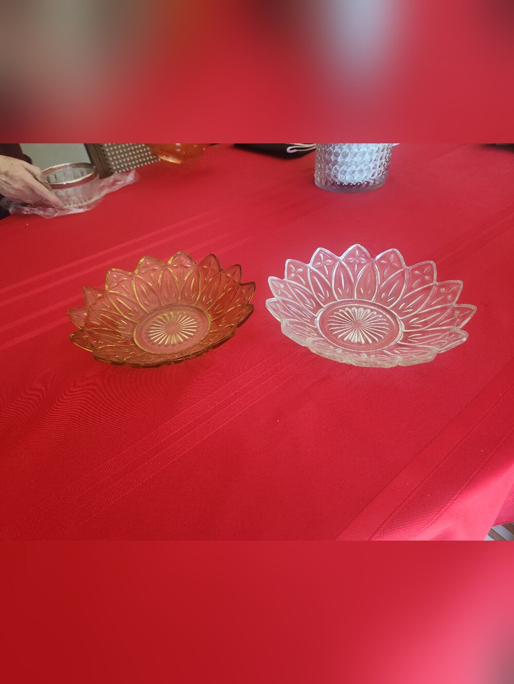 2 Vintage Federal Glass Starburst Sunflower Bowls Depression 8”
